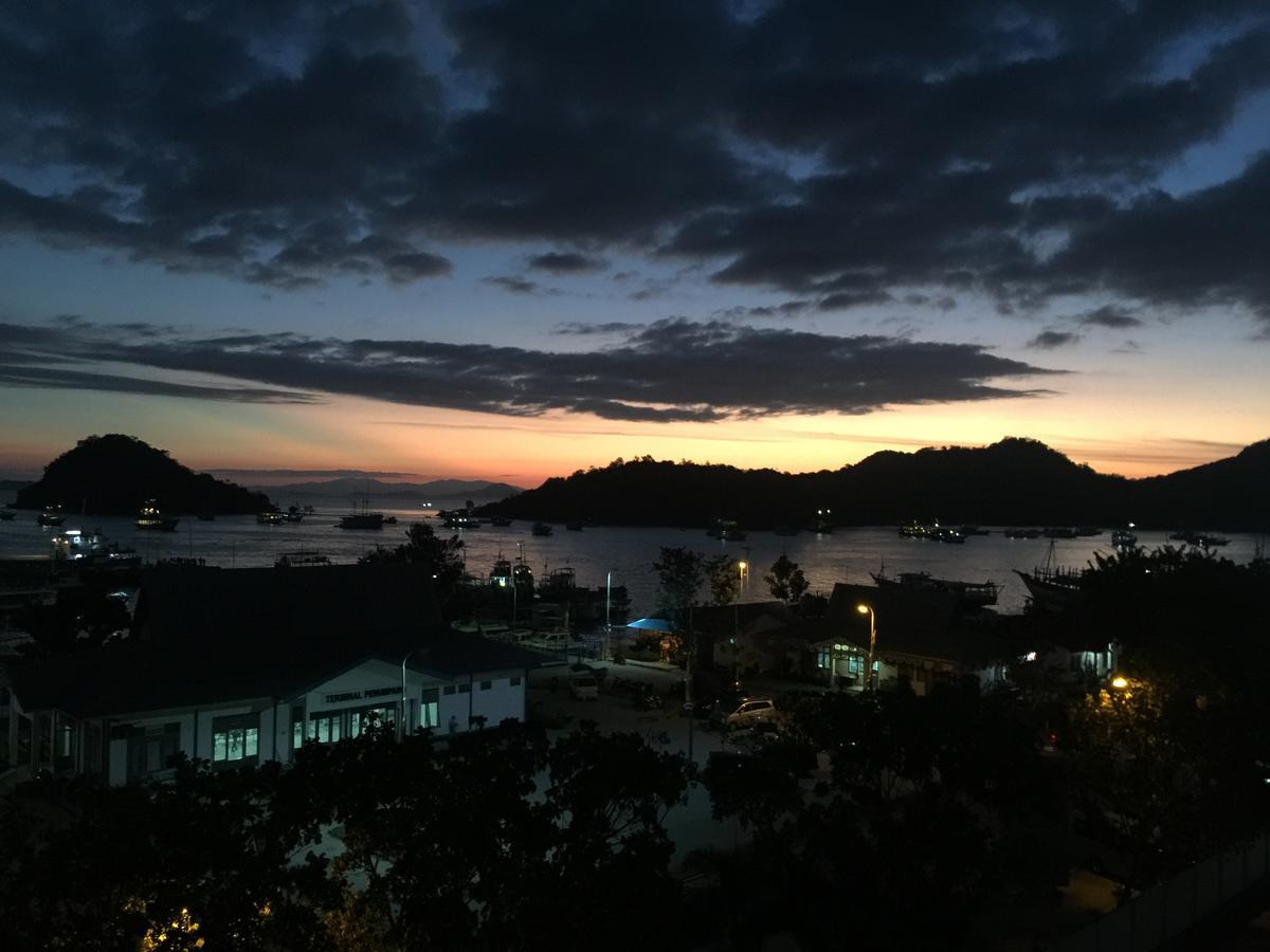 Blue Ocean Hotel Labuan Bajo Extérieur photo