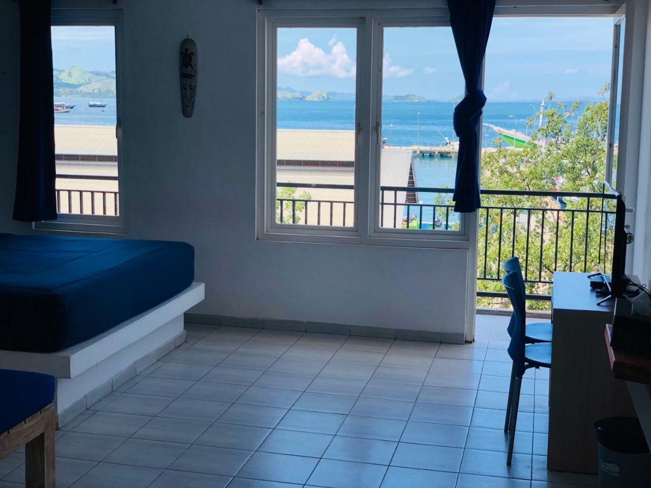 Blue Ocean Hotel Labuan Bajo Extérieur photo